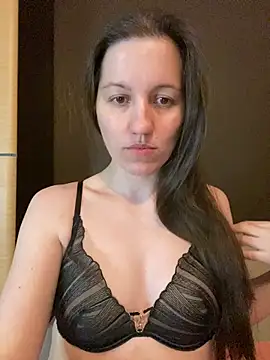 Nicole-Ray online show from March 25, 9:39 pm