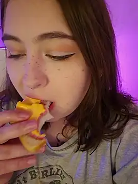 Yammy Yumi online show from January 9, 1:37 pm