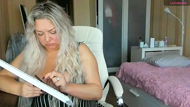 PamHardFuck online show from October 13, 1:03 pm