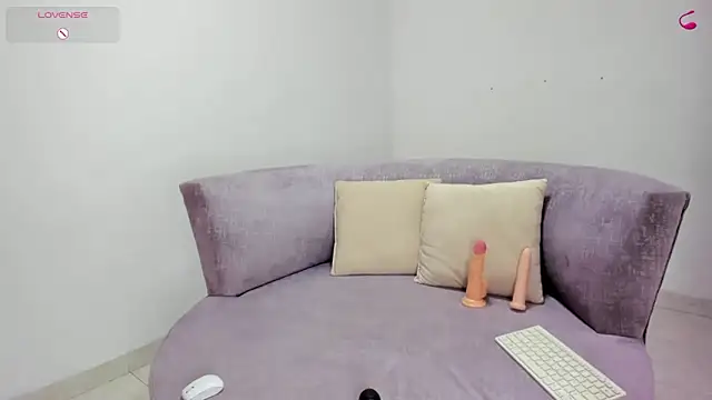 victoria 027 online show from April 11, 4:10 pm