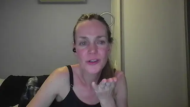 Annylove1 online show from December 1, 12:48 am