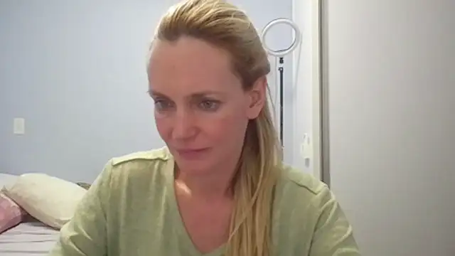 Annylove1 online show from April 19, 1:05 am