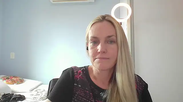 Annylove1 online show from January 6, 5:49 pm