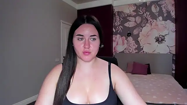 Roxie Bradley online show from September 15, 6:00 am