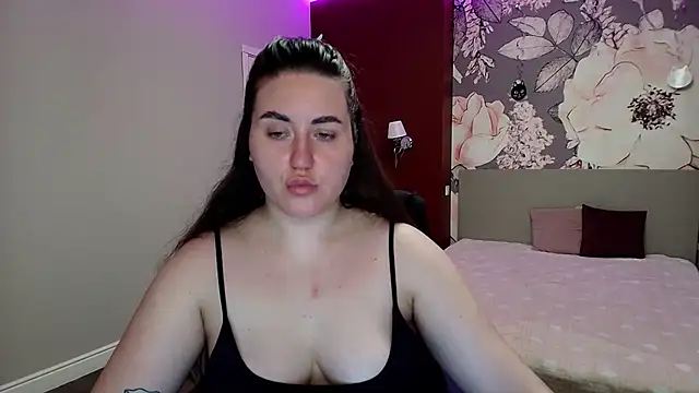 Roxie Bradley online show from March 30, 5:40 am