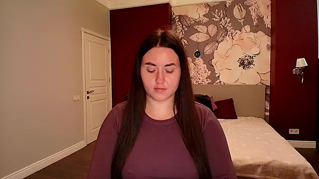 Roxie Bradley online show from September 25, 6:34 am