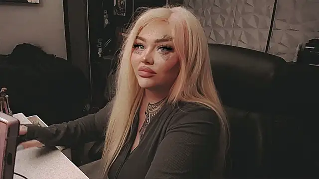 sheylagoddess11 online show from December 17, 3:00 am