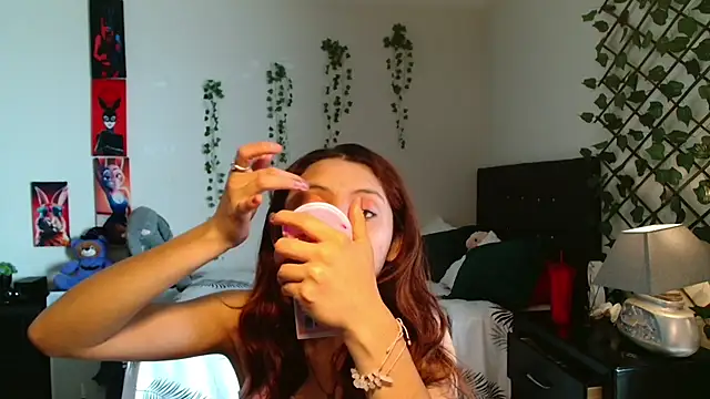 Dama Scarlata18 online show from September 17, 3:32 pm