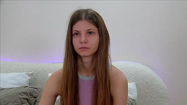 Snapshot of AudreyBarlow chatting on October 10, 6:18 am AudreyBarlow online show from October 10, 6:18 am
