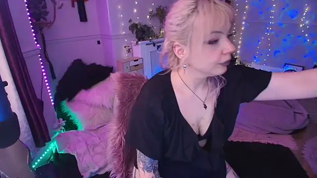 AliceW0lf online show from May 26, 6:51 pm