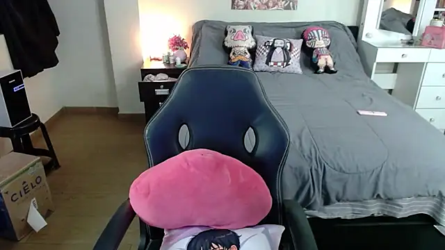 kittykat18x online show from March 14, 12:11 am