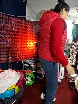 LaInsaciableIntensa online show from October 15, 1:52 am