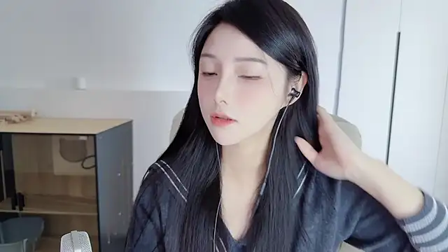 HaagenDazs  online show from March 19, 3:55 am