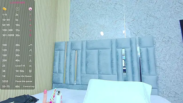 veronicaroose  online show from September 10, 2:06 pm