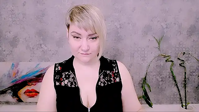 Djullia online show from March 12, 7:00 am