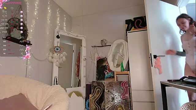 Kiralotus online show from July 3, 5:57 am