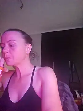 MrsBunnyBum online show from April 10, 6:30 am