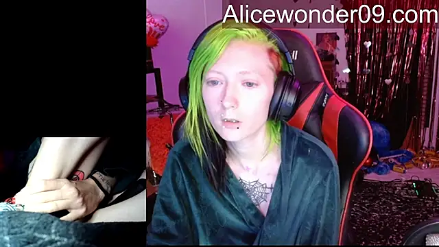 alicewonder09 online show from February 17, 8:02 am