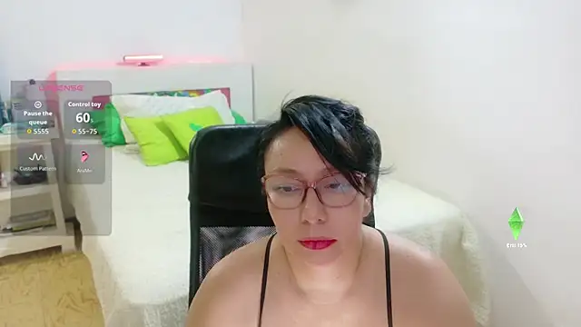 hottplay online show from June 5, 4:57 pm