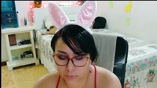 hottplay online show from April 2, 2:53 am