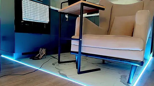 Yourfreebird online show from February 1, 7:40 am