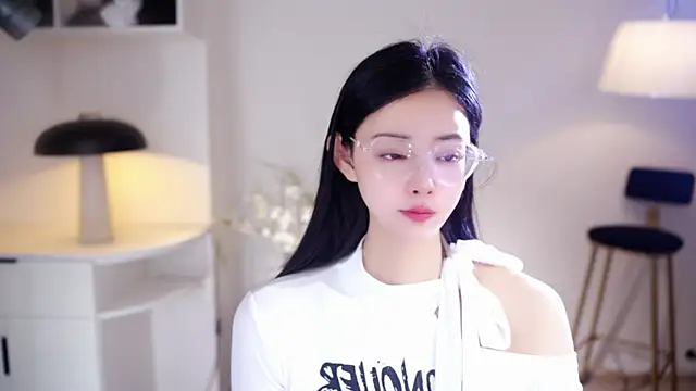 Ocean--Lili online show from January 11, 2:11 pm