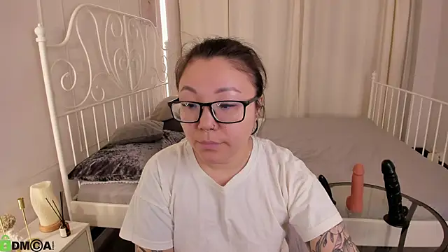 gentle muse online show from April 1, 11:57 pm