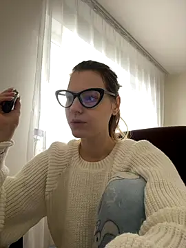 MaryHiggins online show from October 16, 10:18 am