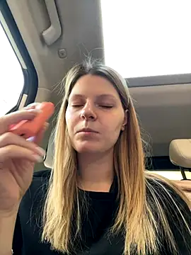 MaryHiggins online show from October 19, 12:18 pm