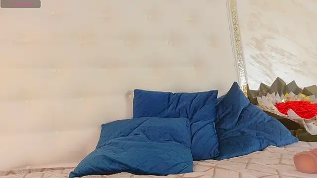 karissia online show from April 3, 3:26 am