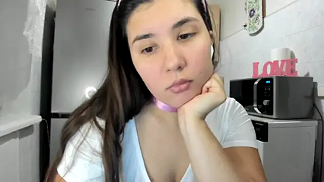 MiaMarrone online show from November 30, 4:55 pm