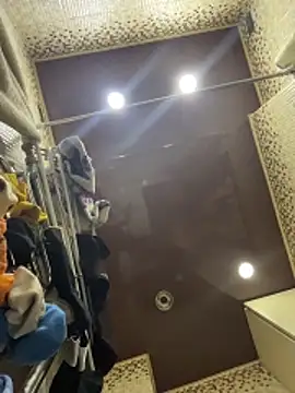 Lisaaan online show from February 25, 6:28 pm