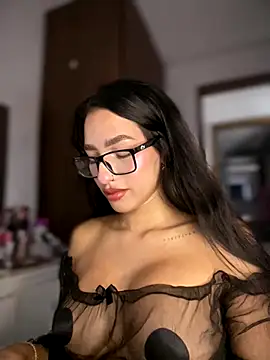 DulceLenns online show from December 18, 7:51 pm