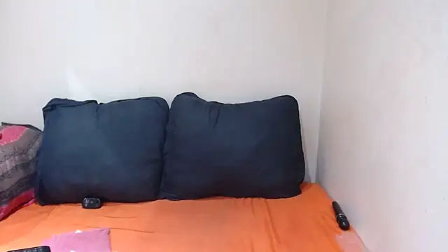 xGIANTEBONY30x online show from October 10, 6:51 am