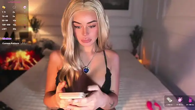 ZyraGoddes online show from May 31, 4:57 pm