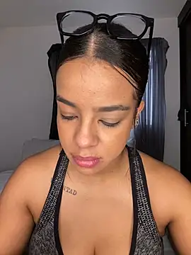 trianawhite online show from December 4, 3:46 pm