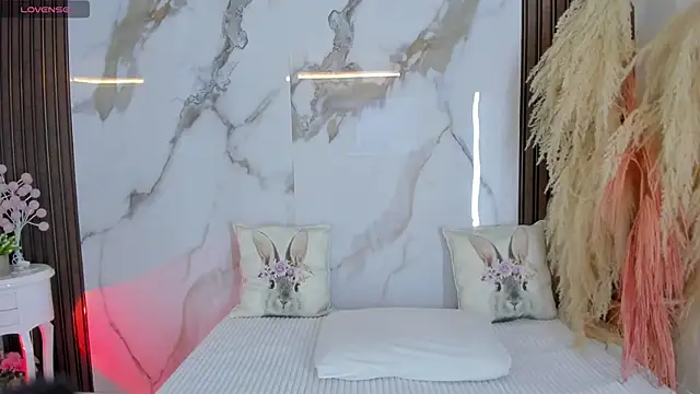 hannahill69 online show from September 15, 4:43 am