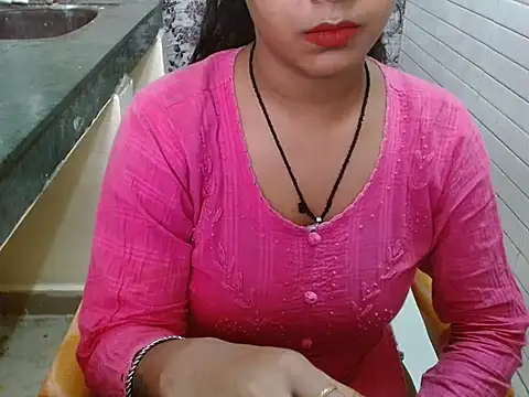 Snapshot of LovingPihu chatting on September 28, 6:20 am LovingPihu online show from September 28, 6:20 am