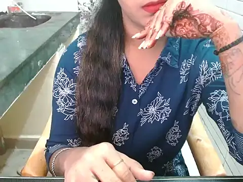Snapshot of LovingPihu chatting on October 14, 6:27 am LovingPihu online show from October 14, 6:27 am