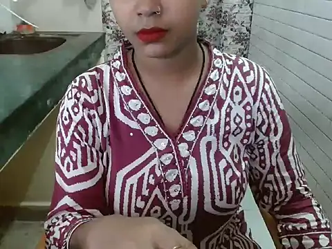 Snapshot of LovingPihu chatting on October 4, 5:35 am LovingPihu online show from October 4, 5:35 am