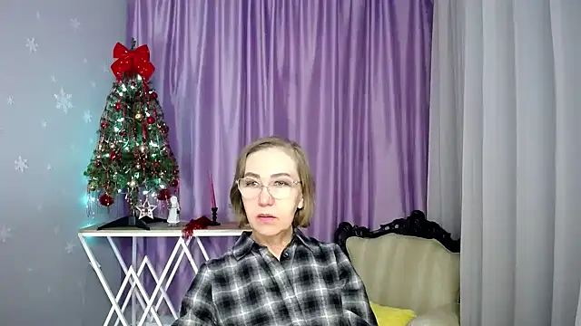 queen a n i online show from February 24, 8:35 am