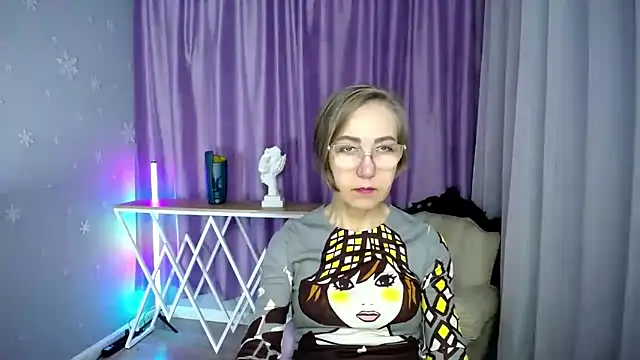 queen a n i online show from October 26, 10:00 am