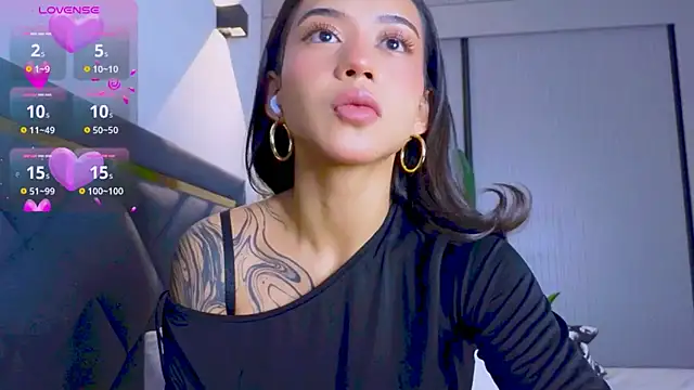 Mia Tin online show from November 12, 3:32 pm