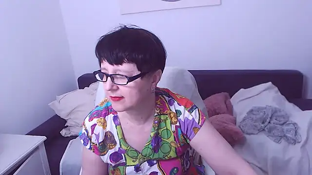 ChristaRose online show from April 6, 4:46 am