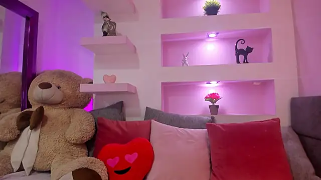  liathompsom09 online show from December 15, 8:36 pm