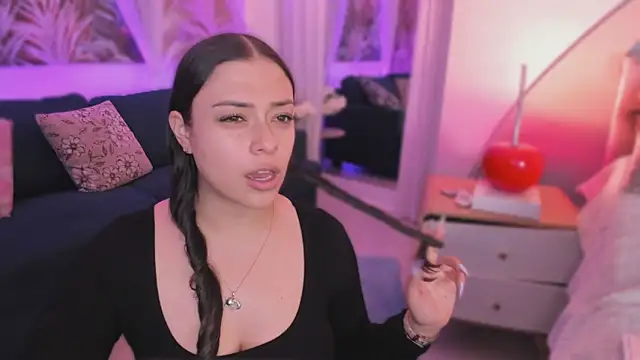 Nicolle W online show from November 28, 11:57 am