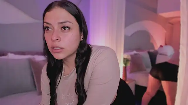 Nicolle W online show from March 5, 12:12 pm