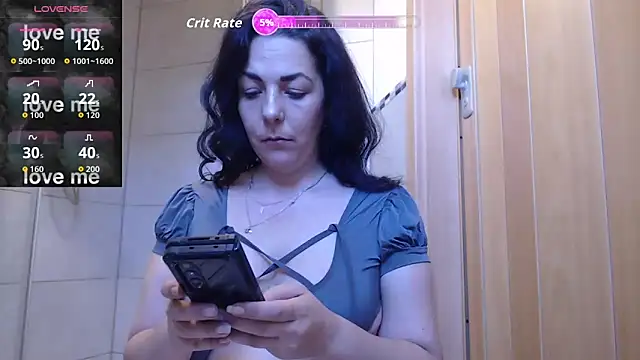 Snapshot of LaraLoviaAndFriends chatting on September 19, 3:33 pm LaraLoviaAndFriends online show from September 19, 3:33 pm