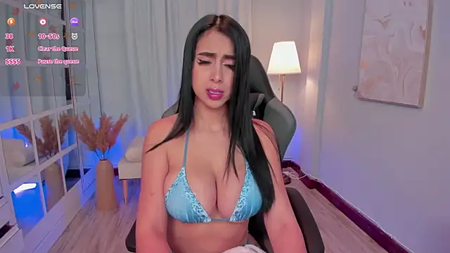 LeahJones  online show from November 30, 6:12 pm