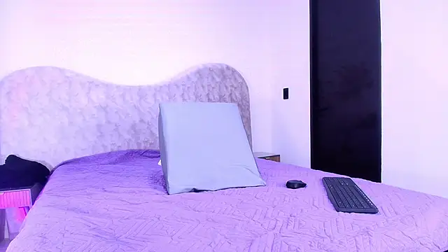 shelsyloreds online show from November 22, 12:08 pm